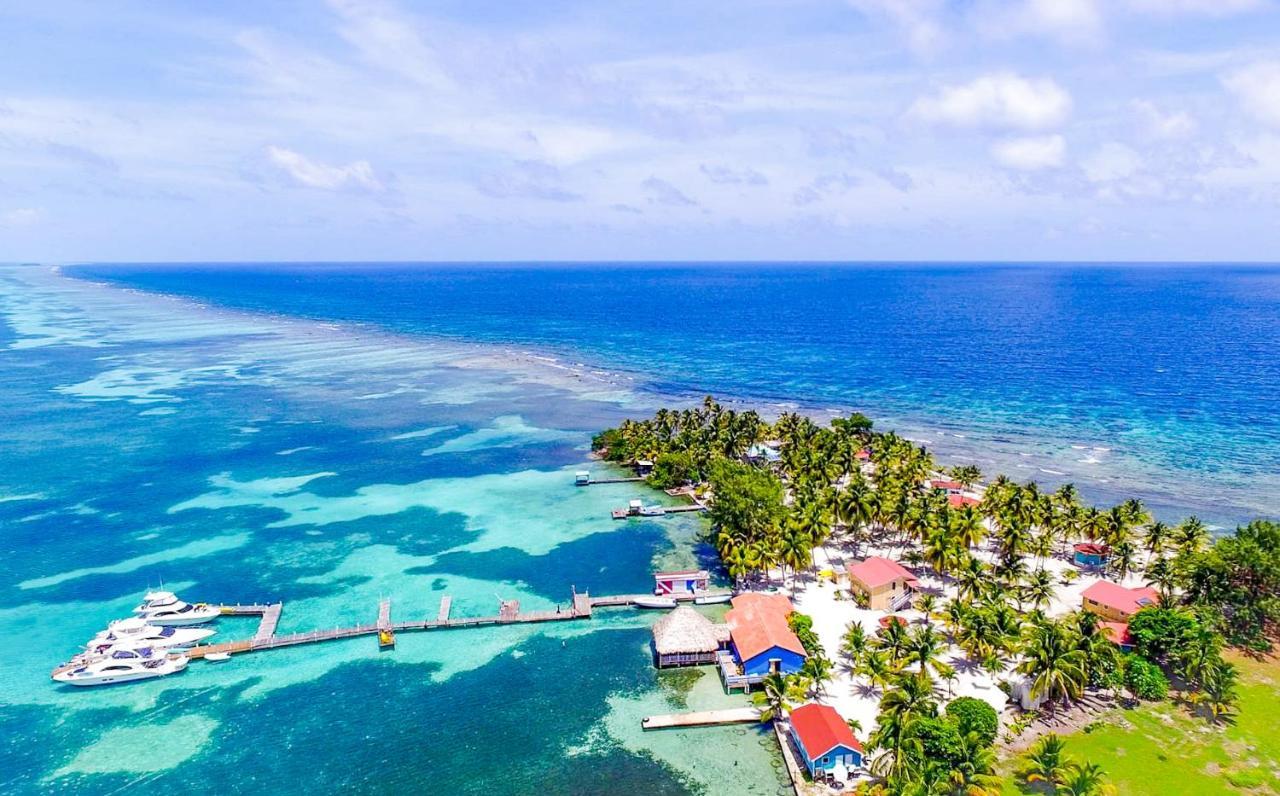 Blue Marlin Beach Resort Dangriga Buitenkant foto