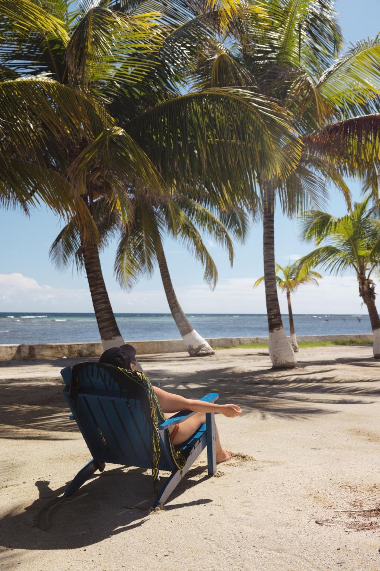 Blue Marlin Beach Resort Dangriga Buitenkant foto