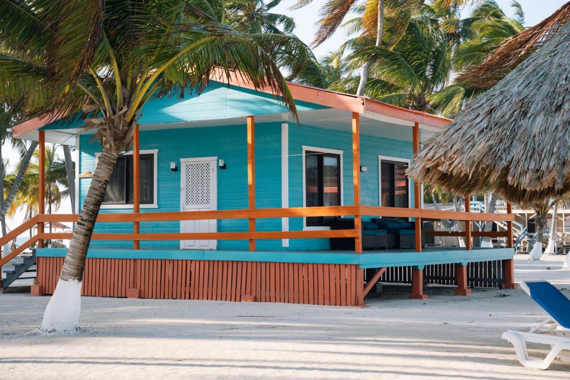 Blue Marlin Beach Resort Dangriga Buitenkant foto